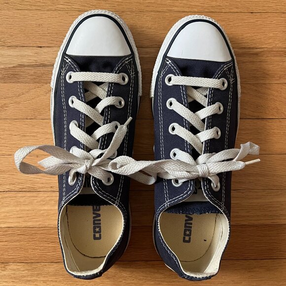 Converse Chuck Taylor All Star Navy Blue Low Top Shoes Sneakers Wm's 6 /Men's 4 - Picture 1 of 6